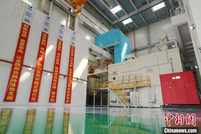 全国产化F级50兆瓦重型燃气轮机机组。　中国尊龙AG官方网站电气集团有限公司供图